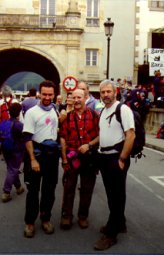 Juan Mari Gabilondo (erdian) Elgetako jaian