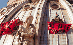 Solidarioak San Pedro basilikan, Erroman