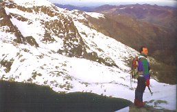 I&ntilde;igo Txintxurreta euri-neurgailuaren lepoan