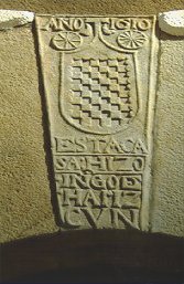 Amaiurko etxe zahar bateko ataria