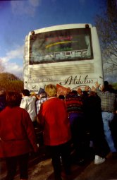 Bultza eta bultza eta itzultzean autobusak ez zuen mugitu nahi