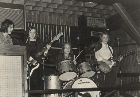 Grupen HERDS, 
med Alex, J�rgen, Ove & Hans, spillede bla. i JOMFRUBURET �r 1972.