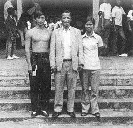 Hung Fut teacher, Tai Yim at age 16 with Hung Yu Chung and his daughter Hung Oi Kwun, at Pingsan Temple (Photo from Tai Yim)
