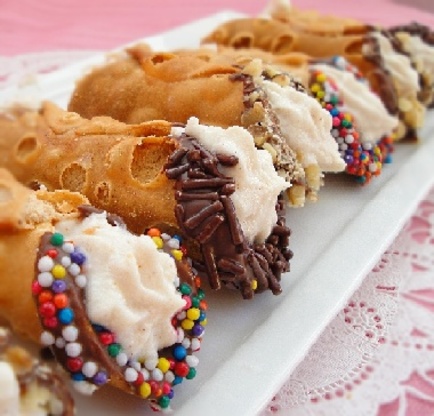 Cannoli.