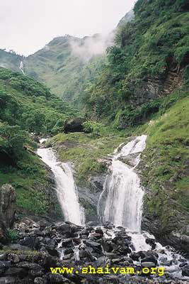 The falls of devotion from the two eyes of devotee ?