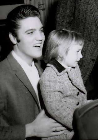 Após disputa contra a avó, neta de Elvis Presley se torna única dona de  Graceland