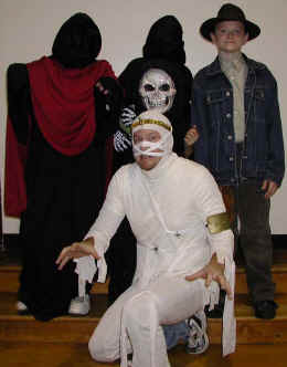 halloween10-10.jpg (93721 bytes)