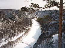 Rнo Belaya en Ural. Invierno