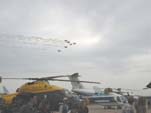 Helic&oacute;ptero KA-60. Bur&oacute; dise&ntilde;ador "Kamov", provincia de Mosc&uacute;. Los vuelos demostrativos continuaban hasta la terminaci&oacute;n del Sal&oacute;n