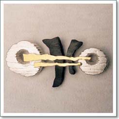 Composici&oacute;n 19. Broche. Plata 950,oro 24k y &eacute;bano