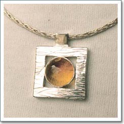 Plata pulida y texturada