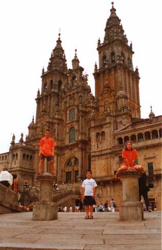 santiago1.jpg (28512 bytes)