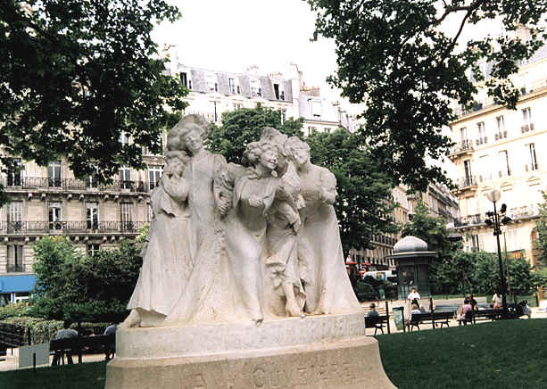 La Place Montholon