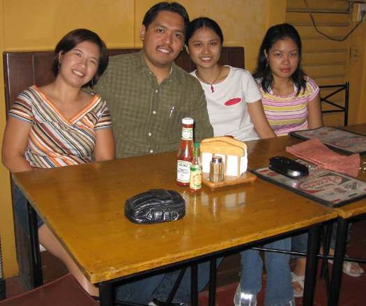 Ate Sherry, Dave, Ate Sarah, et moi