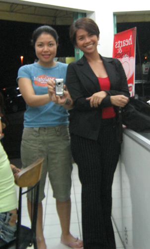 buying at the Ice Cream Store sa Sikatuna (mirror shot)