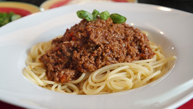 Spaghetti with meatsauce and meatballs