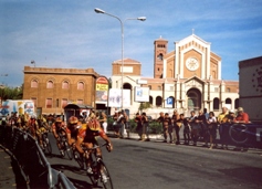 Click on the church in Nettuno Italy to go to my Giro Del Lazio page.