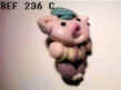 236 C COCHON DEBOUT ROSE JAUNE MAUVE.JPG (10069 octets)