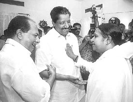 Amma meets her Congressmen