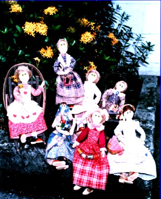 dolls.jpg (64022 bytes)