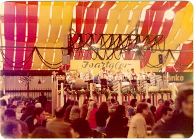 oktober1.jpg (19325 bytes)