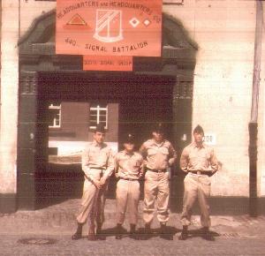 r-c-r-w.jpg (17383 bytes)