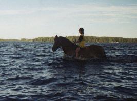 Masa ja Hanne uimassa