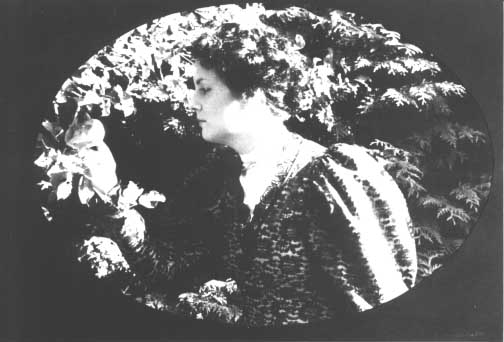 foto.j.frau.apfel.jpg