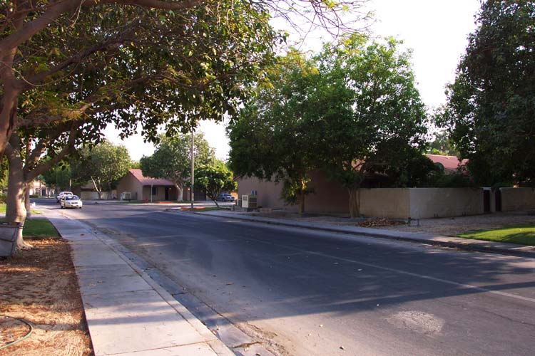 View south along Safaniya Drive