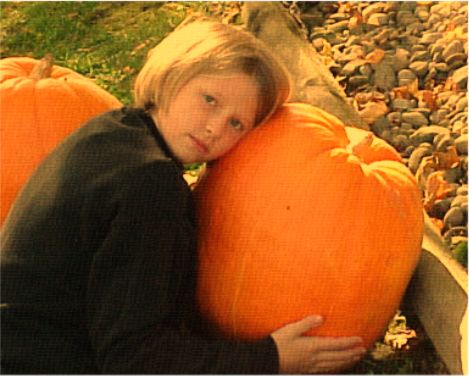 mandy3.jpg (36399 bytes)