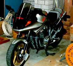 Suzuki GSX750S Katana