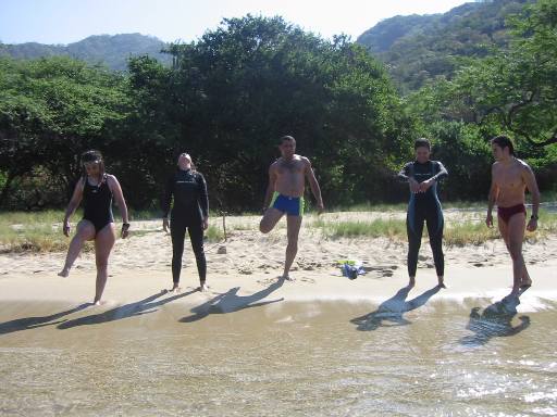 Grupo calentando