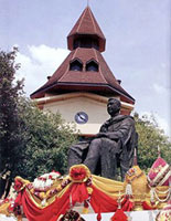 Pridi Statue