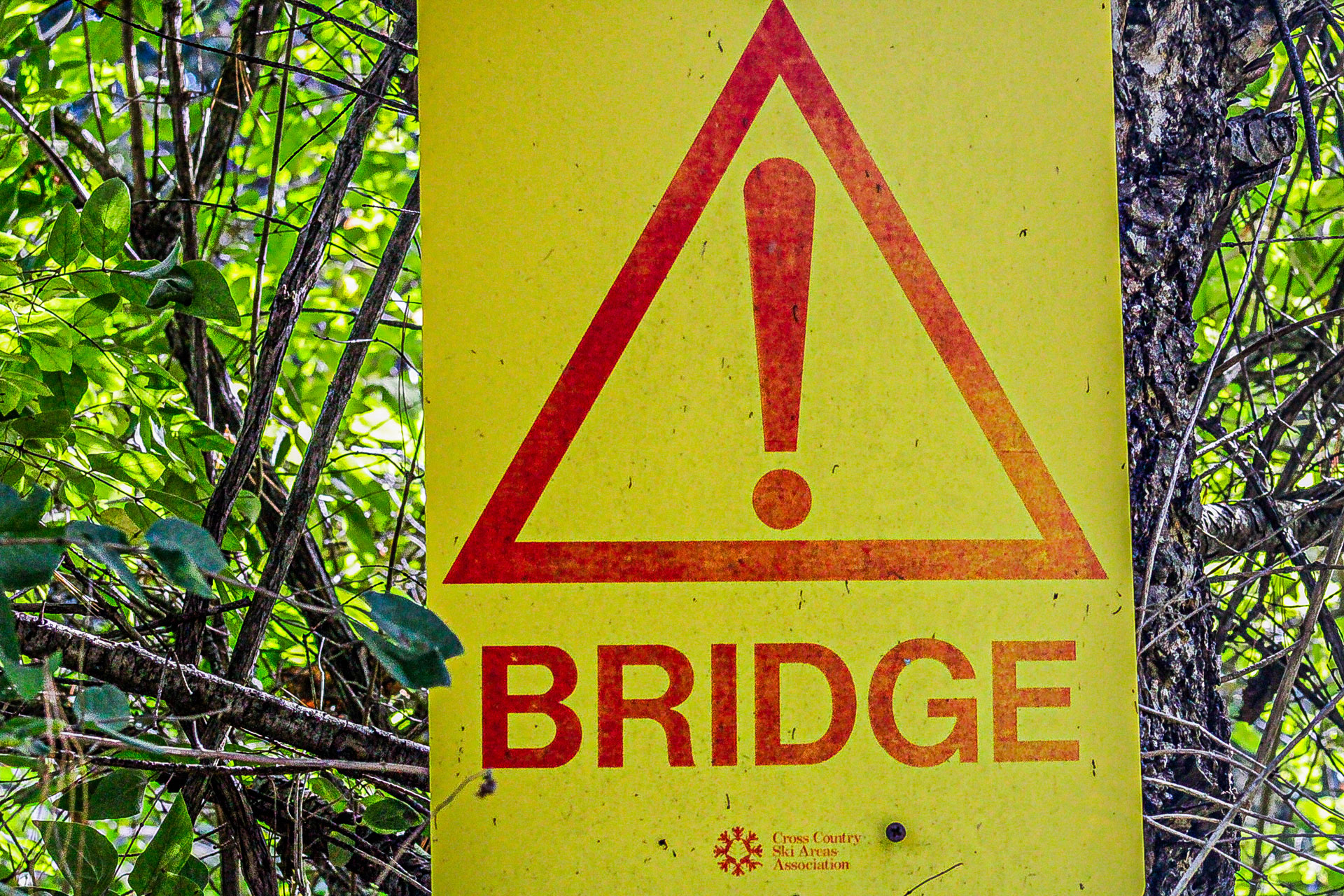 a bridge causion sign