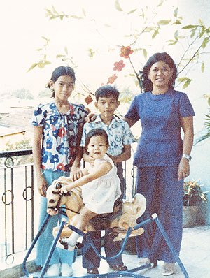 The children in Saigon before fleeing