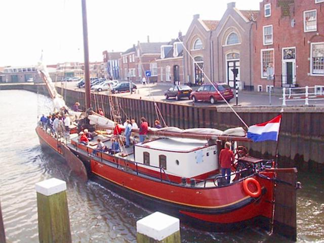 Sidekeeled cruise ship in Harlingen