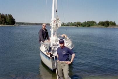 boat1.jpg (23594 bytes)