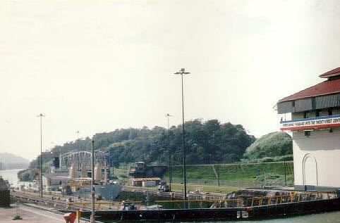 lock1.jpg (86318 bytes)