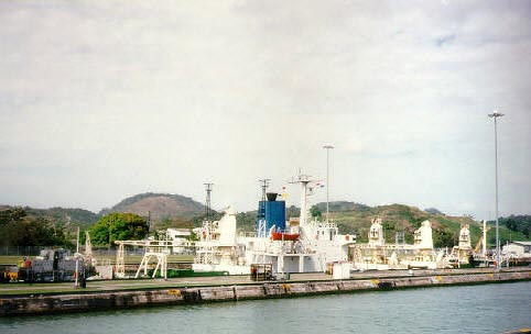 lock4.jpg (89306 bytes)