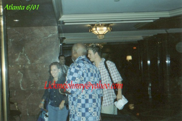 Nicky & Denise leaving.jpg (61664 bytes)