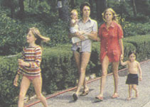 Heather, Stella, Paul, Linda & Mary McCartney, 1972