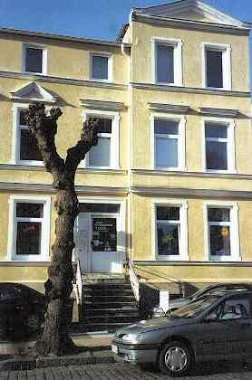 Haus1.jpg (16098 Byte)