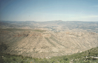 Vista de la gran depresi�n del Turia desde las Marianetas.