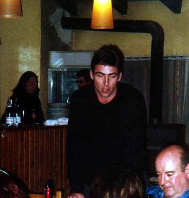 Rafa_parlant.bmp (478232 bytes)