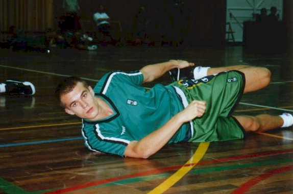stephane pose.jpg (53147 bytes)