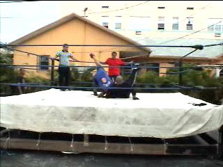 Moreira hits a DDT on Lil'E