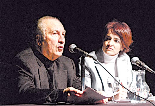 Tomas Eloy Martinez,Andrew Graham Yool,Gabriel Levinas,Telma Luzzani,Fernando Murat.Fern&aacute;n Saguier Luis Alberto Quevedo Mar&iacute;a Seoane. ,www.charliemanson.com,Sharon Tate,Roman Polanski,Hollywood,LSD,criminales famosos,Bel Air,Hollywood,actrices,asesinos seriales,danza vampiros,masacres,famosos,Ma libert&eacute; de penser,Florent Pagny,Argentina,France,Patagonia,Argentine,Azucena Caama&ntilde;o,Savoir aimer,artistes,musique,musica,CD,cantores,ventas,compras,ranking,Paparazzi,Isabel Sartorius,Borbon,Ortiz Pati&ntilde;o,Vallejo Najera,Entrecanales,Mora Figueroa,Antonio Montero,Sainz Vicu&ntilde;a,Espa&ntilde;a,jet set,Mallorca,Ibiza,John Fitzgerald Kennedy,Lee Harvey Oswald,Vitaliy Fadeyev,Lawrence Berkeley,Carl Haber,Fidel Castro,Lyndon B. Johnson,Jackie,Onassis,Irma Roy,Carolina Papaleo,Osvaldo,diputada nacional,Congreso,Argentina,Raul Granillo Ocampo,politica,justicialismo,peronismo,cine,television,La Horqueta,San Isidro,que se vayan todos,diciembre 2001,2002,2003,2004,maria julia alsogaray,alvaros,,Roberto Mart&iacute;nez Medina,Maria Julia Alsogaray,Ra&uacute;l Granillo Ocampo,Jorge Rodr&iacute;guez,V&iacute;ctor Alderete,Claudia Bello,Angel Massa,Alfredo Yabran,Mario Pontaquarto,Nestor Carlos Kirchner,Cristina Elizabeth Fernandez,corrupcion,senado,general rodriguez,anibal,fernandez,alberto,fernando de la rua,ines pertine,eduardo duhalde,hilda chiche gonzalez,2000,2001,2002,2003,2004,Museos,www.louvre.fr,Leonardo Da Vinci,Gioconda,Mona Lisa,Italia,Francia,France,inventos,Italy,renacimiento,historia,cuadros,links,images,postcards,photos,fotos,imagenes,postales,pictures,historia,arqueologia,descubrimientos,culturales,agenda,infodiario,diario accion,buenos aires,argentina,Diario Accion de General Rodriguez, politica, actualidad, noticias e informacion, personalidades e instituciones, policiales, galerias de fotos; historia de General Rodriguez, sus origenes, edificios, estancias, habitos y costumbres, anecdotas, comercios e industrias, los fundadores, antiguas instituciones, fotos e imagenes; suplementos especiales: la crisis politica, economica y social de la Argentina, los acontecimientos de Diciembre de 2001, articulos y entrevistas; Emigracion: toda la informacion destinada a aquellos que desean emigrar, radicarse o estudiar en el exterior, visas, pasaportes, consejos, guias, informacion util, links; Trueque: novedades e informacion, links, estructura del trueque; el casamiento de Maxima Zorreguieta y el principe Guillermo Alejandro de Holanda; Guerra de Afganistan: galeria de imagenes e informacion sobre la primera guerra del siglo XXI; la guerra de Irak, Bagdad, Georges W. Bush, Saddam Husseim, el atentado a las torres Gemelas de Nueva York, las twin towers, el 11-s, y descripcion del hecho que conmovio al mundo; Empleo: consultoras, clasificados, agencias de empleo, consejos e informacion util, curriculum vitae, como confeccionarlos, noticias de actualidad; 
Los numeros de la crisis: Las consecuencias de la crisis politica, economica y social; estadisticas, pobreza, desnutricion, salud y asistencia; noticias regionales y provinciales, columnas y editoriales; informacion para negocios: pymes, links, empresas y negocios; Agenda Cultural con toda la informacion de cursos, universidades, talleres, escuelas y oportunidades, exposiciones de arte de la region; buscadores en Internet, Enlaces: links a los mejores sitios de educacion, cultura, arte, biografias, politica, interes general, web, Links del Diario Accion: RMS Titanic, su historia, su tragico viaje inaugural; historias, testimonios, documentos y articulos sobre el naufragio; links y sitios sobre el tema; la pelicula de Cameron, fotos e imagenes; suplementos especiales, Historia Argentina y de General Rodriguez, la llegada de la democracia en General Rodriguez, la asuncion de Juan Lumbreras como intendente en 1983, galeria de imagenes, sus palabras y los actos, su gabinete, festejos de la comunidad. Fundacion del pueblo de General Rodriguez, sus instituciones y personalidades relevantes, arquitectura y edificios, comercios e industrias, sus comienzos, estancias, inmigraciones italianas, espa&ntilde;olas, vascas e irlandesas, anecdotas y efemerides, sus hombres ilustres, el Hospital Vicente Lopez y Planes, su fundacion por las Damas de Beneficencia, el hundimiento del crucero General Belgrano, testimonios de ex combatientes y tripulantes, su comandante Hector Elias Bonzo, fotos e imagenes, recuerdos y homenajes, historia de la familia Bonzo de General Rodriguez, entrevistas y articulos periodisticos. La guerra de Malvinas en el Atlantico Sur, el conflicto belico con Gran Breta&ntilde;a de 1982, politicos relevantes, Benjamin Paez y Trueba, fotos antiguas de familias fundadoras, galerias de imagenes de pobladores, recorrida virtual por el antiguo General Rodriguez, el paso de la Infanta en 1910, historia de La Serenisima, la familia Mastellone, La Choza, Bernardo de Irigoyen, peronismo y radicalismo y muchisimo mas