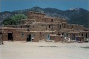 Taos_pueblo_mini.jpg (7672 bytes)