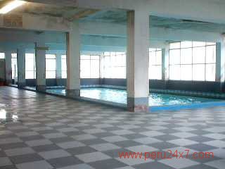 Y DONDE ESTA LA GENTE, DE SEGURO QUE EN LA PISCINA DEL SE�OR DE LOS MILAGROS