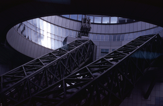 UEDA BLDG./CHARACTERISTIC TOP ESCALATORS OUTER VIEW